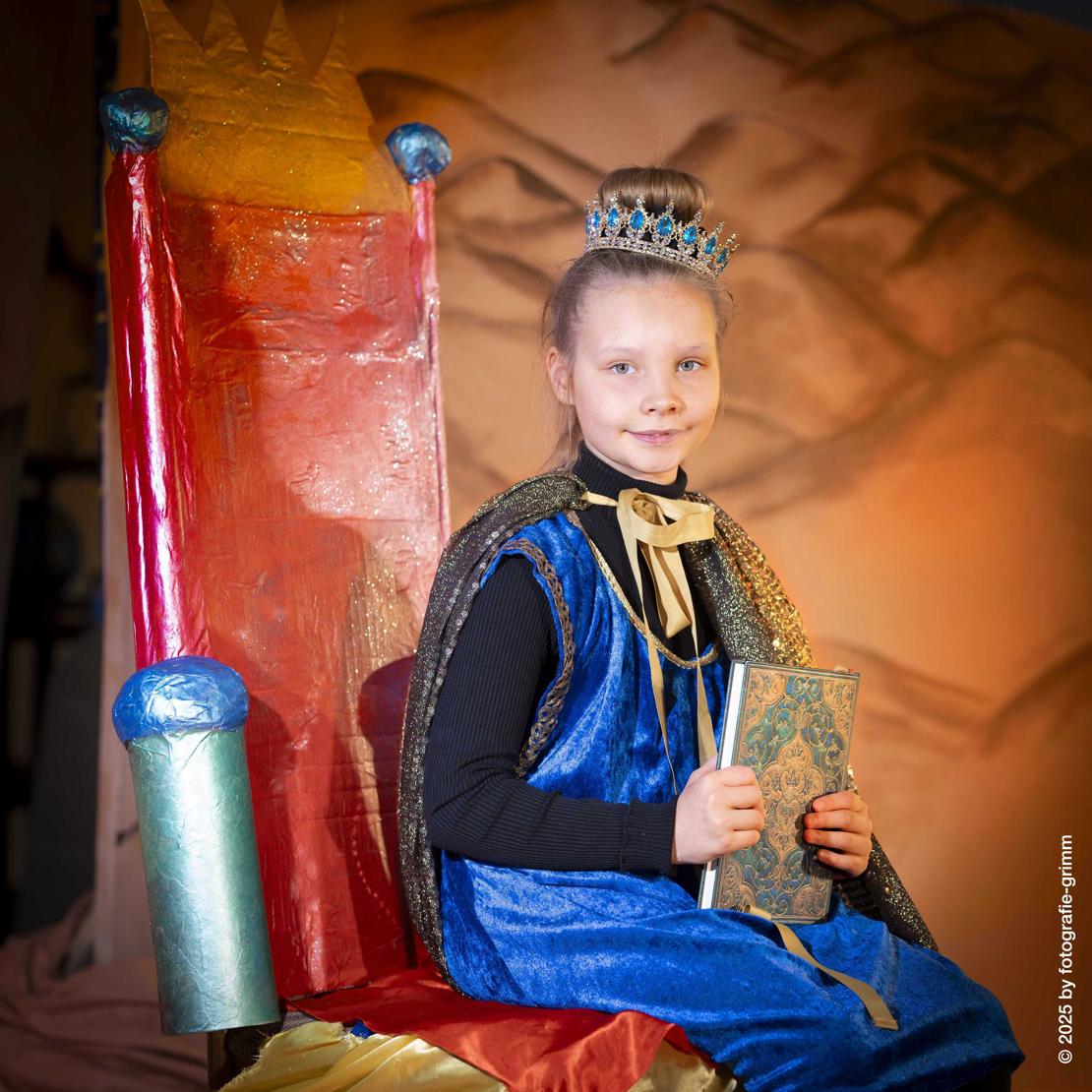 Emilia Kraushaar als Königin